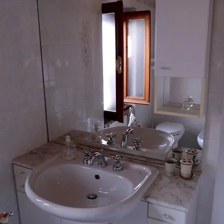 Il Borgo Sul Lago Carate Urio